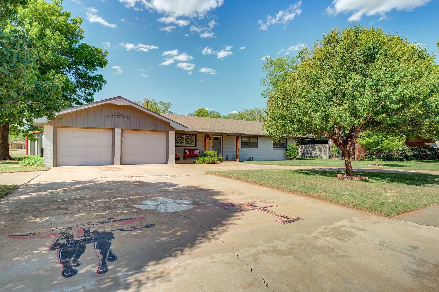 2428 N 2nd St, Tahoka, TX 79373 | Zillow