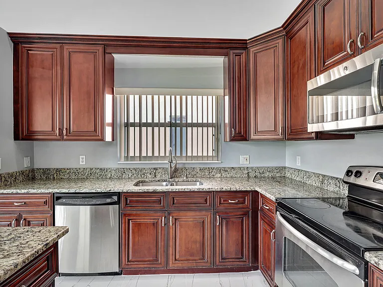 4190 Bahia Isle Cir — Photo 14