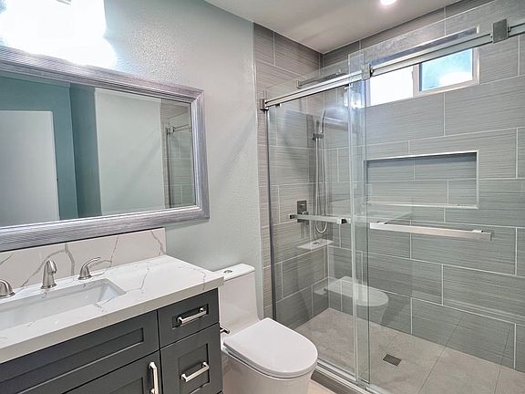 5th image of 5731 Castle Dr #1