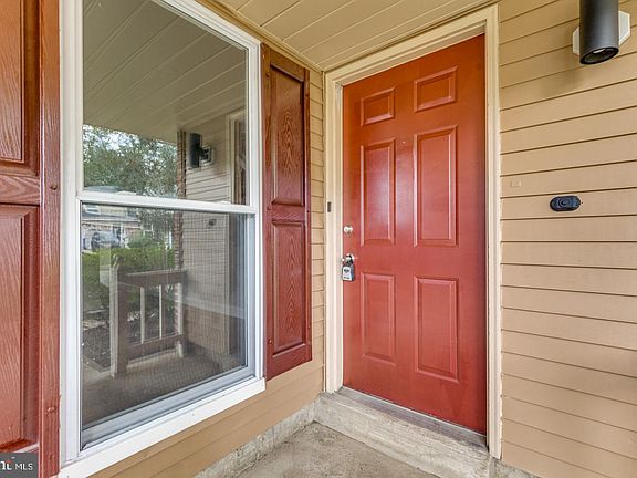 4th image of 132 Calderwood Ln