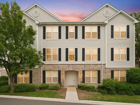 150 S Waters Edge Dr APT F, Glendale Heights, IL 60139