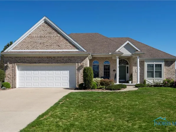 391 Arrowhead Dr, Perrysburg, OH 43551