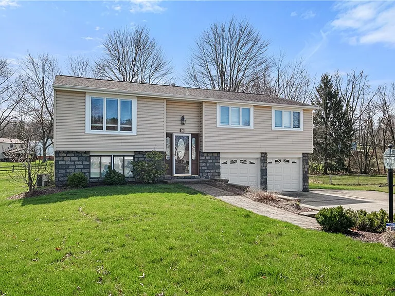 16 Wheatfield Dr — Photo 28