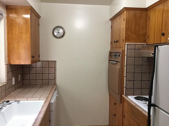 2nd image of 254 Hawthorne Ave