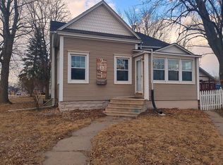 201 5th St NE, Orange City, IA 51041