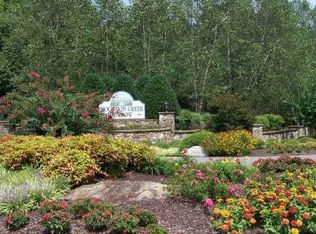 28 Mountain Creek Hollow Dr, Talking Rock, GA