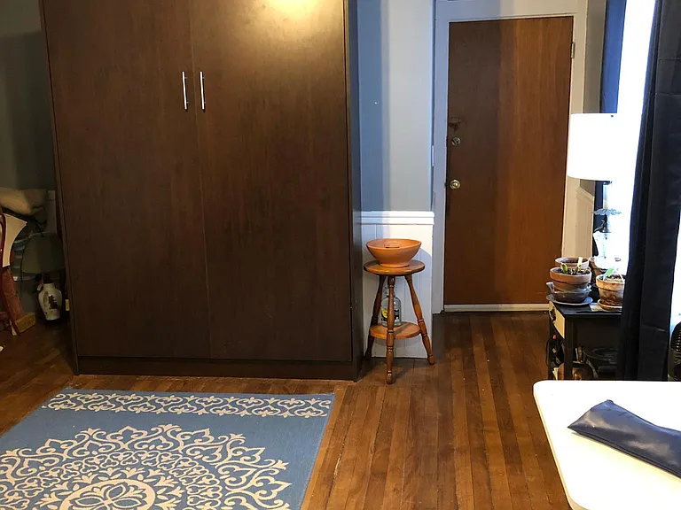 17 Pine St #E — Photo 1