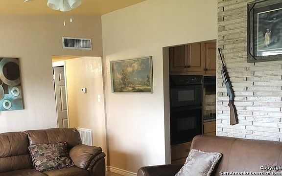 4th image of 82 Pilgrim Dr