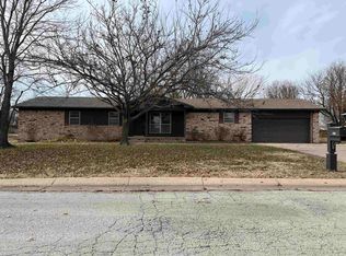614 Circle Dr, Wellington, KS 67152