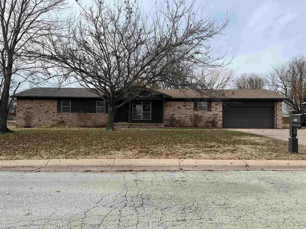 614 Circle Dr, Wellington, KS 67152