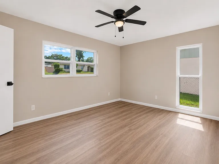 513 Falkirk Ave — Photo 24