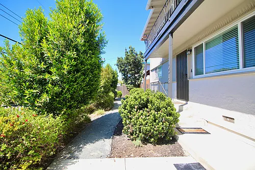 16318 Maubert Ave #D Photo 1