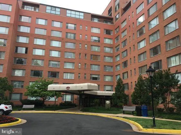 1111 Arlington Blvd #W-244, Arlington, VA 22209