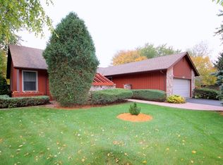 422 Farmgate Ct, Gurnee, IL 60031