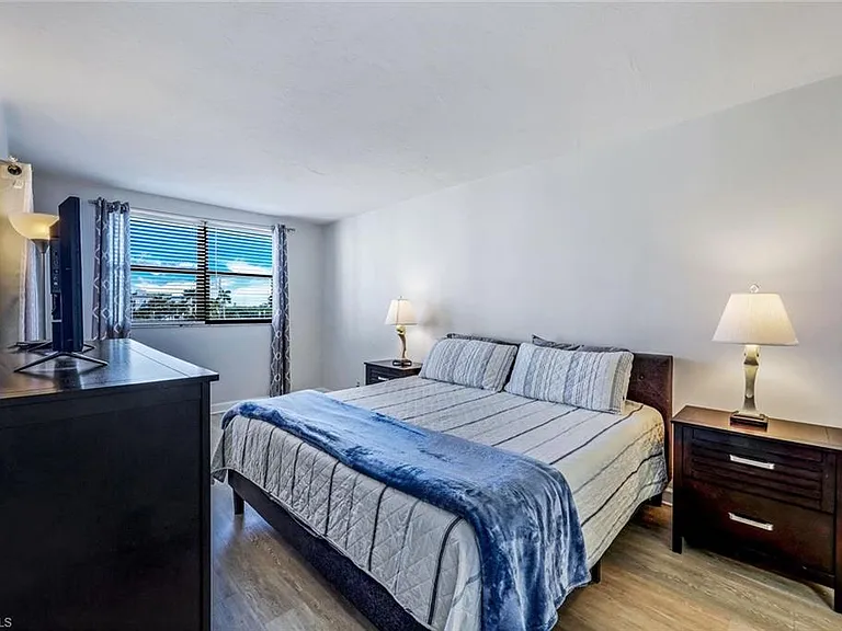 803 River Point Dr #201B — Photo 13