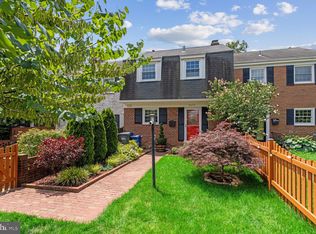 6072 Hardwick Pl, Falls Church, VA 22041