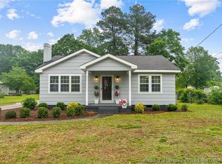 902 Raleigh Rd, Clinton, NC 28328