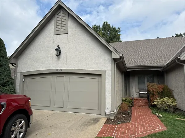 12543 Glenwood St, Overland Park, KS 66209