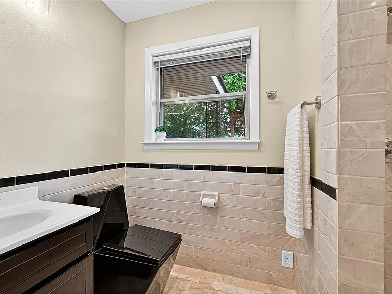 4628 Roseneath Dr #A — Photo 12
