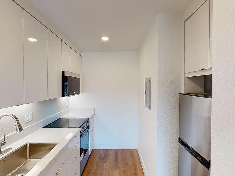 Marina Cove Apartments — Photo 19