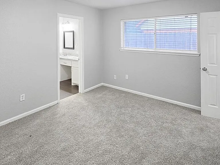 2414 Stillmeadow Dr — Photo 1