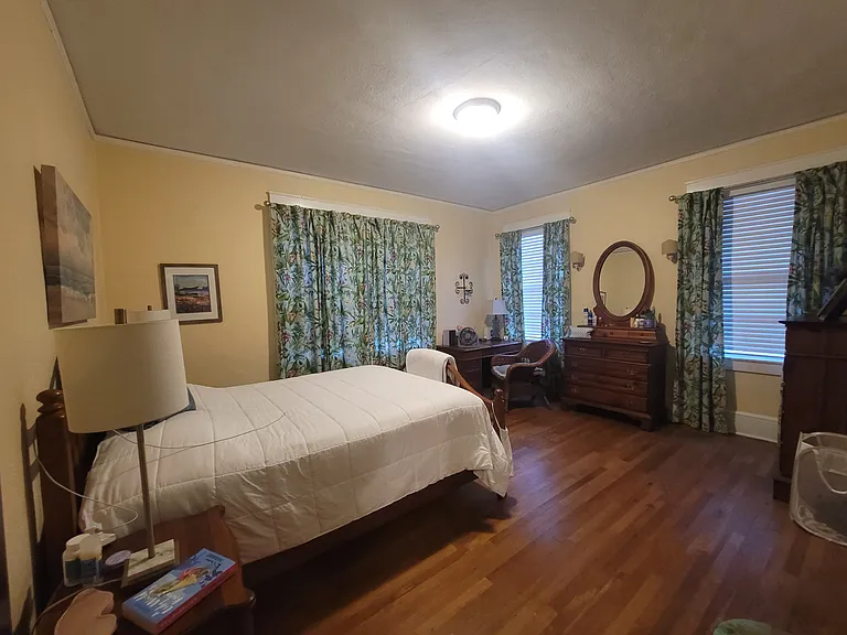 128 S Capitol Pkwy — Photo 9