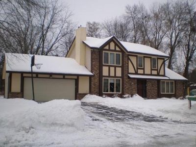6839 N Braeburn Ln, Glendale, WI, 53209
