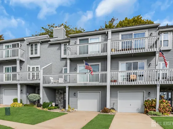 303 Spinnaker Way, Neptune, NJ 07753