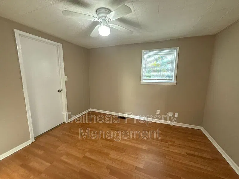 3 bed, 1.0 bath, 816 sqft, $1,450 — Photo 3