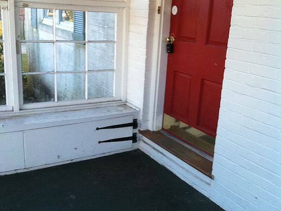 3rd image of 1057 Manchester Ave