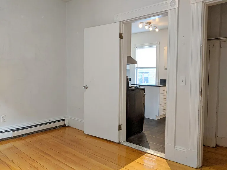 392 Washington St — Photo 13