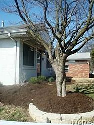 4th image of 828 W Lockwood Ave