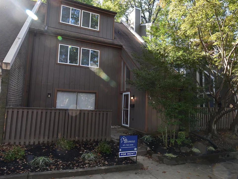 1436 Greenmont Ct