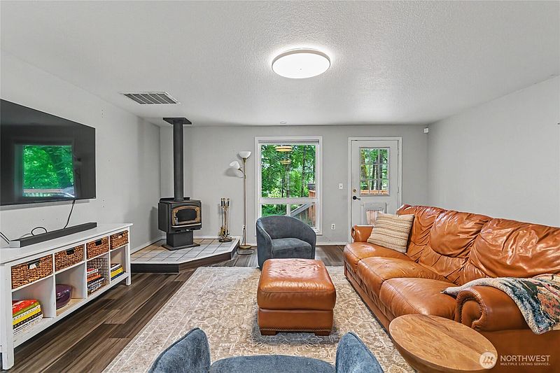 4th image of 8212 Ethan Court SW