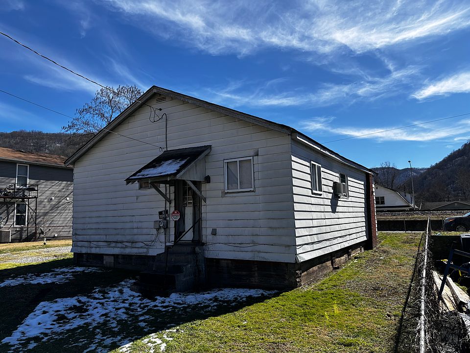 2nd image of 1032 3rd Ave