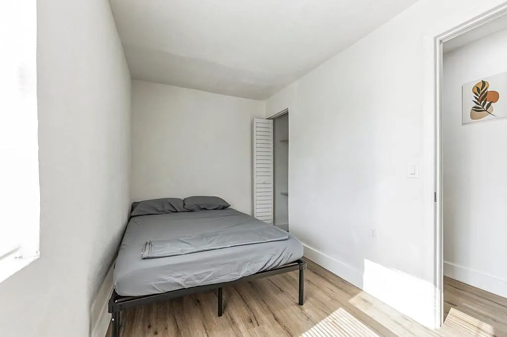 4 bed, 3.0 bath, 2100 sqft, $1,183 — Photo 1