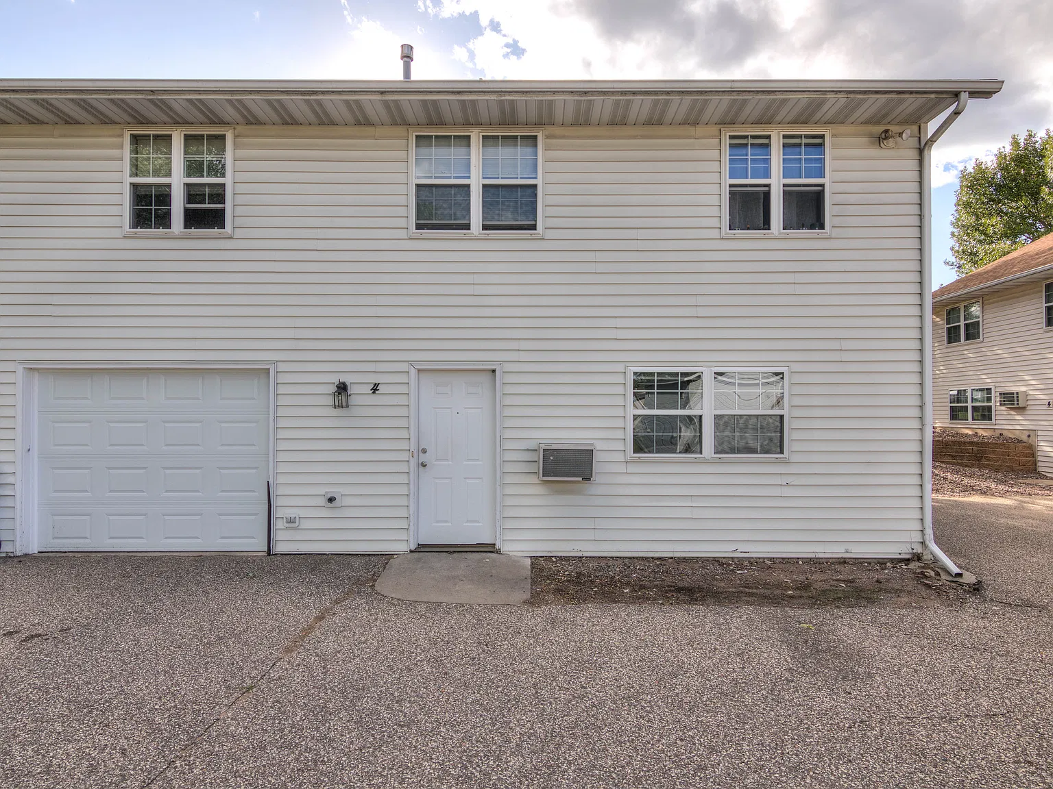 2 bed, 1175 sqft, $1,075 — Photo 2