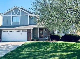 16917 M Cir, Omaha, NE 68135