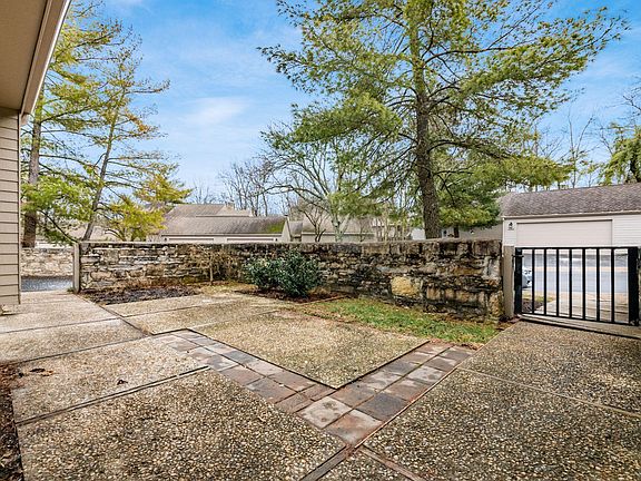 4th image of 5700 Strathmore Ln #22