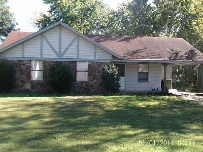 1st image of 883 Oaklawn Pl