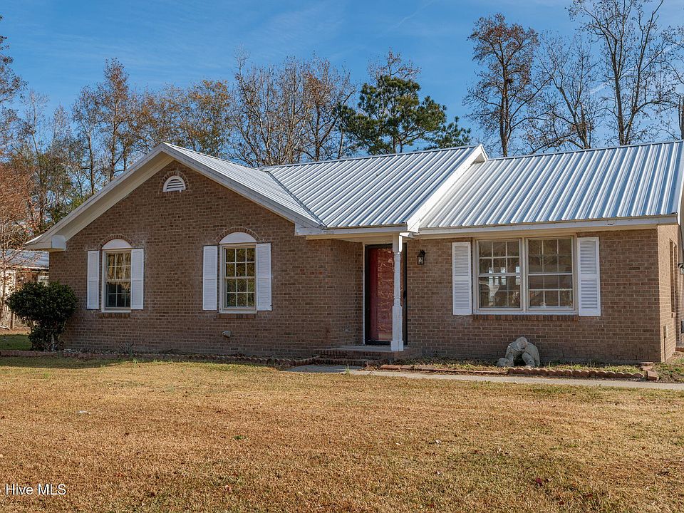 1st image of 1425 Birdneck Cir
