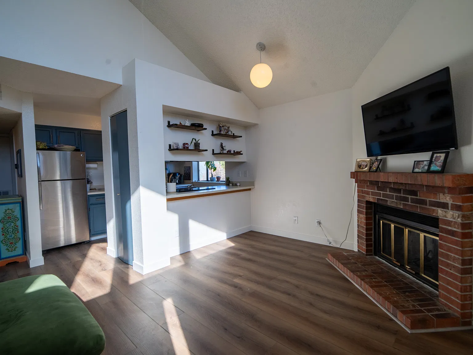 1 bed, 660 sqft, $2,100 — Photo 3
