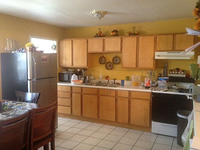 2nd image of 3114 Blossom Ln