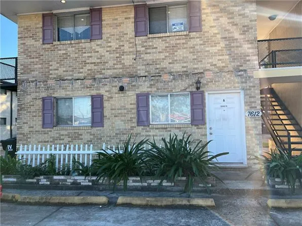 7612 W Judge Perez Dr APT A, Arabi, LA 70032