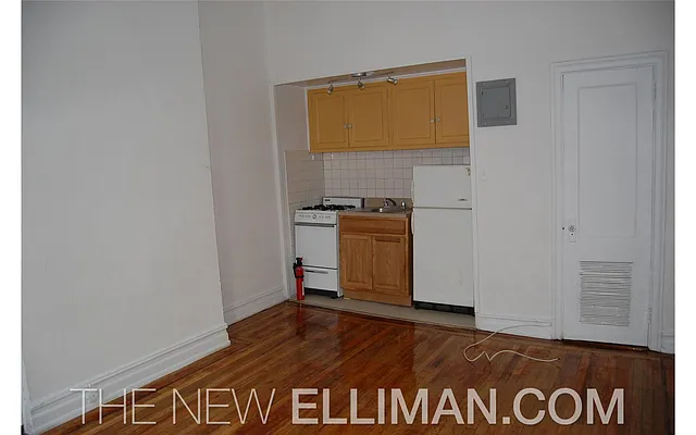 Rented by Douglas Elliman | media 16