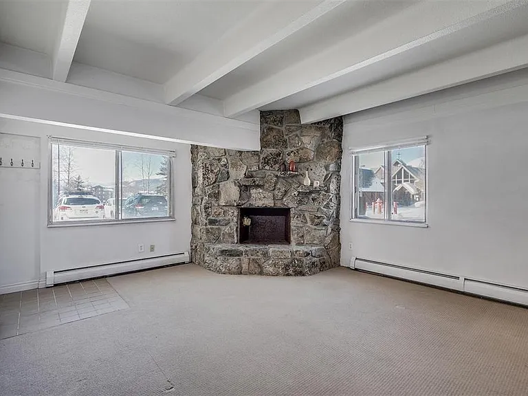 370 E La Bonte St #305 — Photo 9