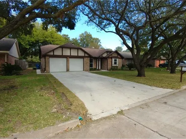 103 Brigadoon Ln, Friendswood, TX 77546