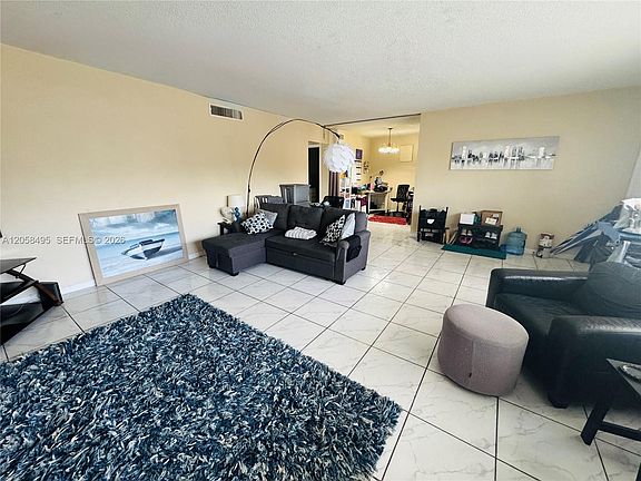 4th image of 11855 NE 19th Dr APT 22