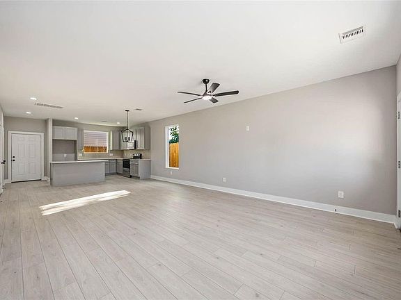 5th image of 5827 Polly St #A