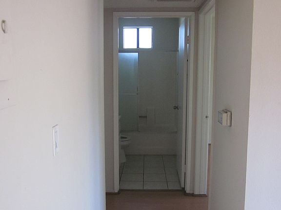 4th image of 5007 Marathon St APT 1E